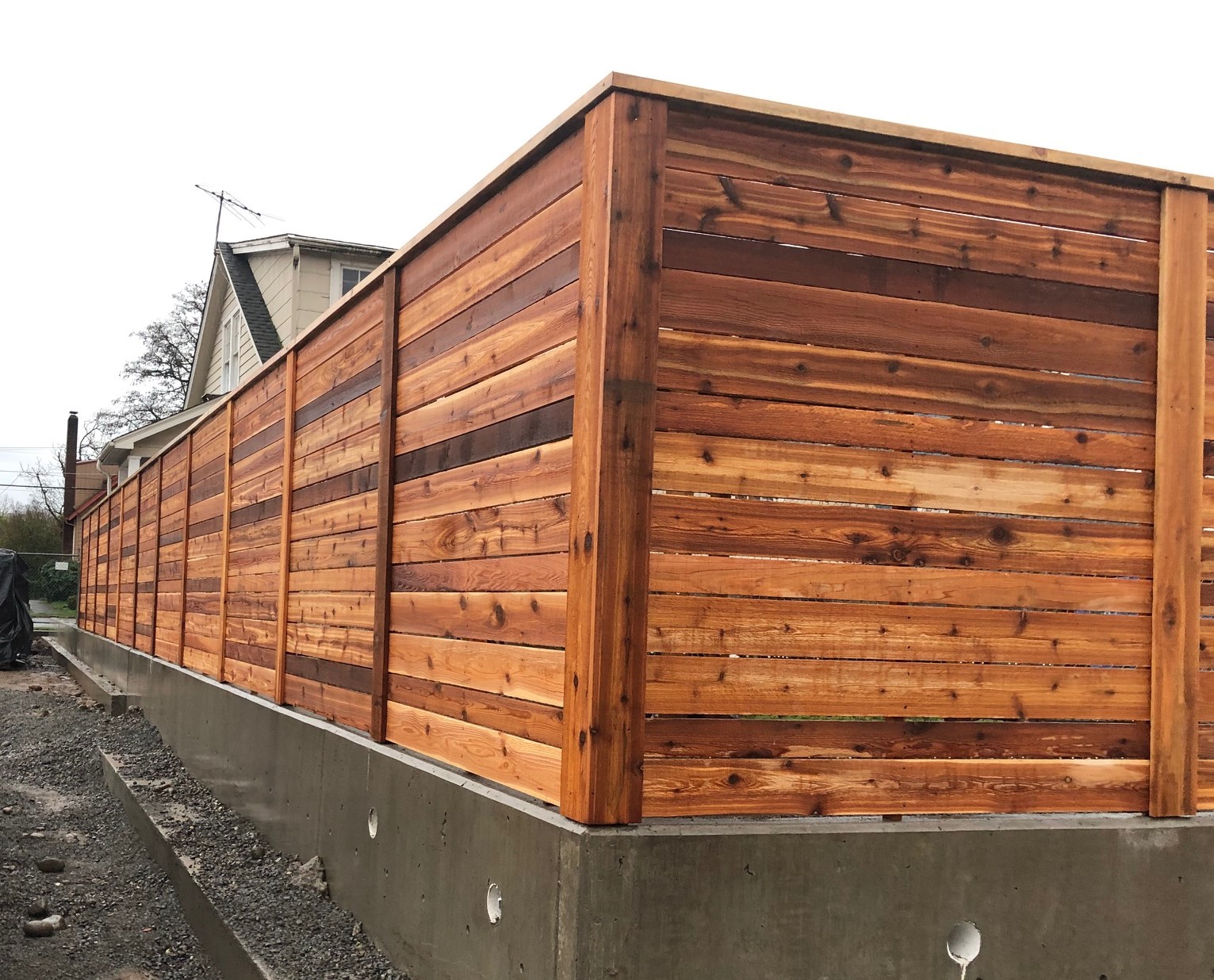 You are currently viewing Wood vs Vinyl Fencing: Which Is Better?